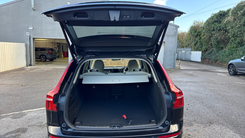 Volvo XC60 2.0 B5P Ultra Dark 5dr AWD Geartronic Petrol Estate